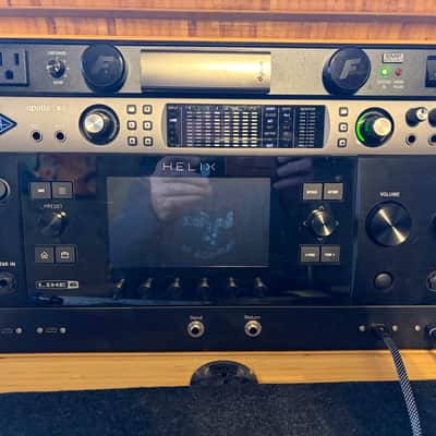 Line 6 Helix Rack with Controller - Mint image 4