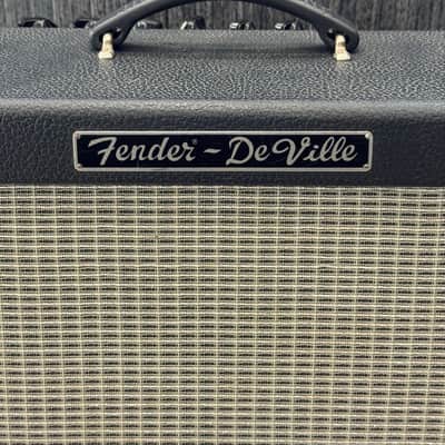 Fender Hot Rod Deville 60W 2x12 Tube Guitar Combo Amp image 2