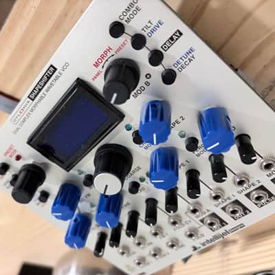 Intellijel Cylonix Shapeshifter Dual Wavetable VCO Eurorack Synth Module 2015 - Present - Silver image 2