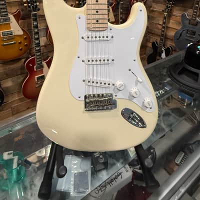 Fender Eric Clapton Artist Series Stratocaster with Vintage Noiseless Pickups 2001 - Present - Olympic White image 5