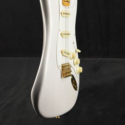 Fender Limited Edition American Vintage II 1957 Stratocaster Flame Maple Fingerboard White Blonde image 5