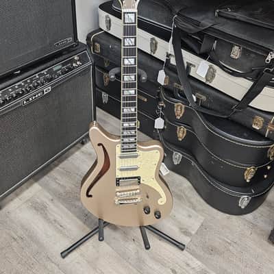 D'Angelico Deluxe Series Bedford SH Electric Guitar w/ Case image 4