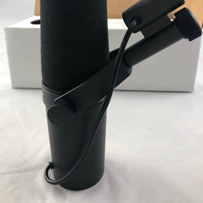 Shure SM7B Cardioid Dynamic Microphone image 5