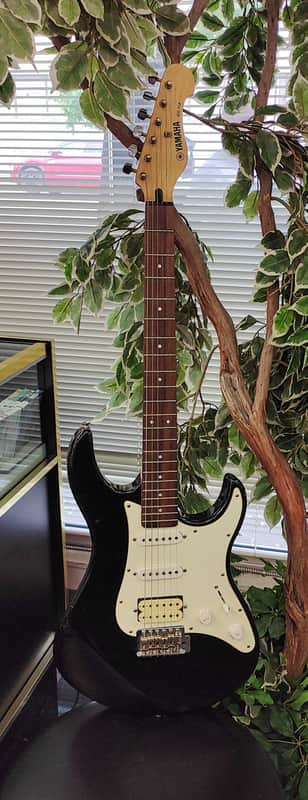 Yamaha EG112 HSS Strat Style Electric Guitar 2010's - Black image 1