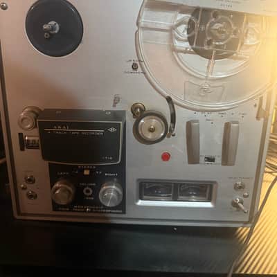 Akai 1710 Stereo Reel to Reel Tape Recorder - Works image 1