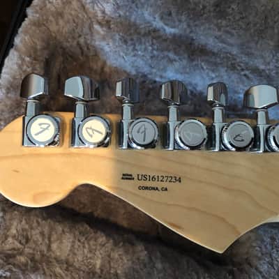 Fender American Elite Stratocaster with Rosewood Fretboard 2011 - 2015 3-Color Sunburst image 7