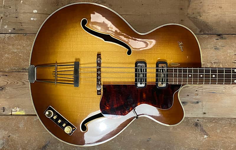 Hofner 500/5 President Bass 'Stu Sutcliffe' 1963 - 1966 - Sunburst