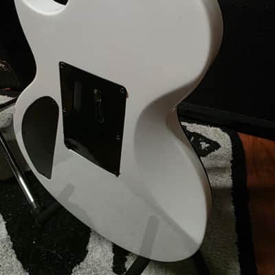 Kramer Assault 220 FR and Hardcase image 3