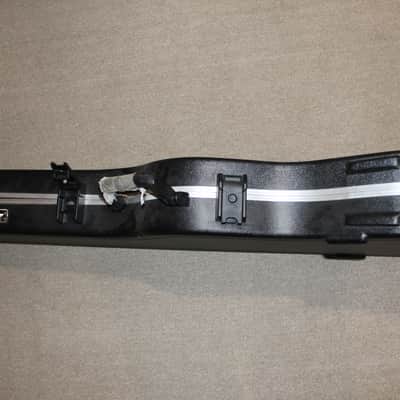 SKB Shaped Standard Hard Shell Bass Flight Case "2015s" - Black image 3