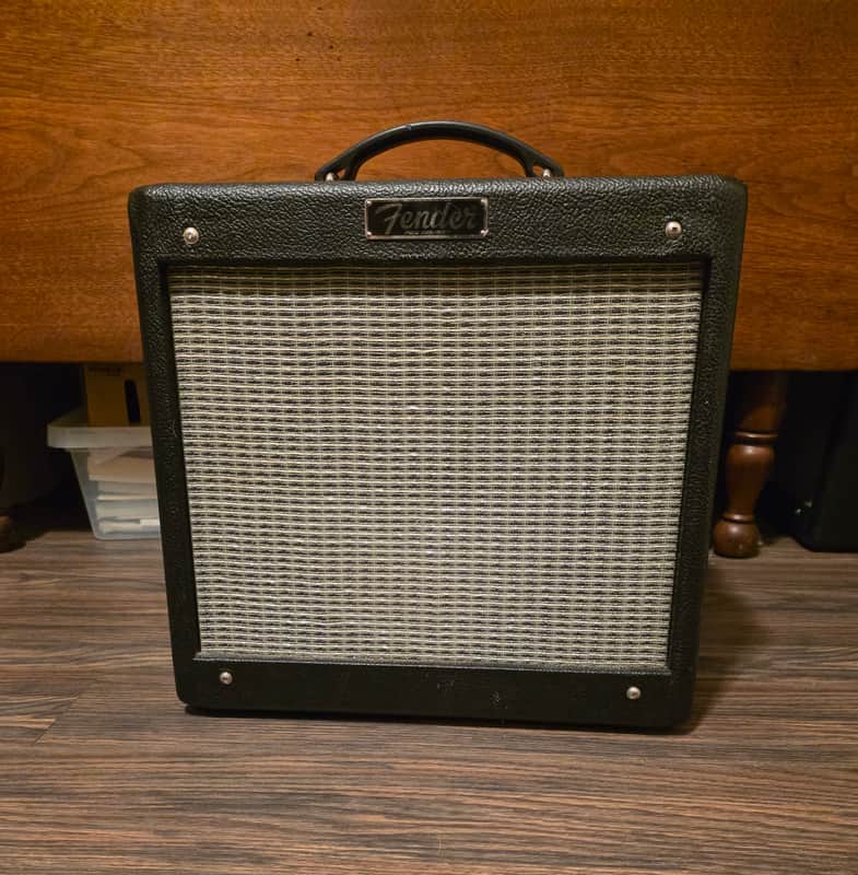 Fender Pro Junior III 15-Watt 1x10" Guitar Combo 2010 - 2016 - Black image 1