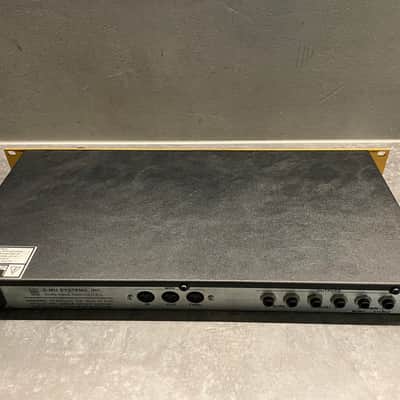 E-MU Systems Orbit 9090 V1 'The Dance Planet' Rackmount 32-Voice Synthesizer 1996 - Yellow image 3