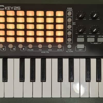 Akai APC Key 25 (Original)