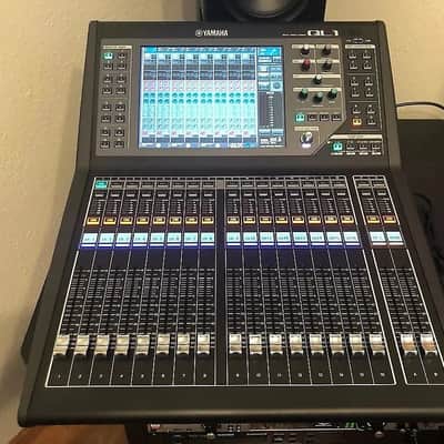 Yamaha QL1 Digital Mixing Console image 2