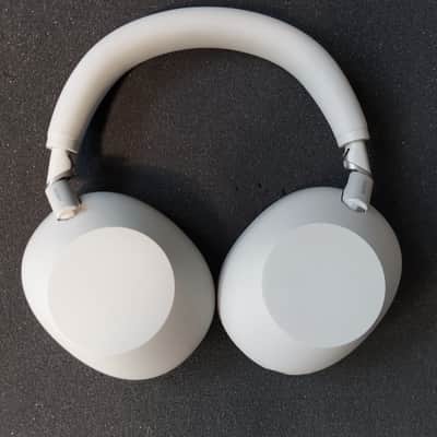 Sony WH-1000XM6 Premium Wireless Noise-Canceling Over-the-Ear Headphones - Silver image 4