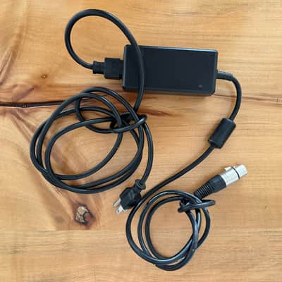 Universal Audio UAD-2 Satellite Thunderbolt 3 OCTO Core Desktop DSP Accelerator 2019 - Present - Gray image 4