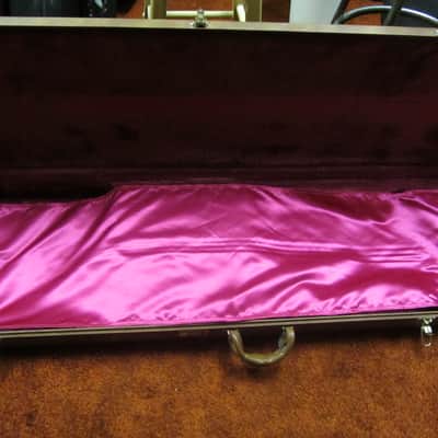 Gibson Thunderbird Case Brown with Pink Plush / Shroud image 3