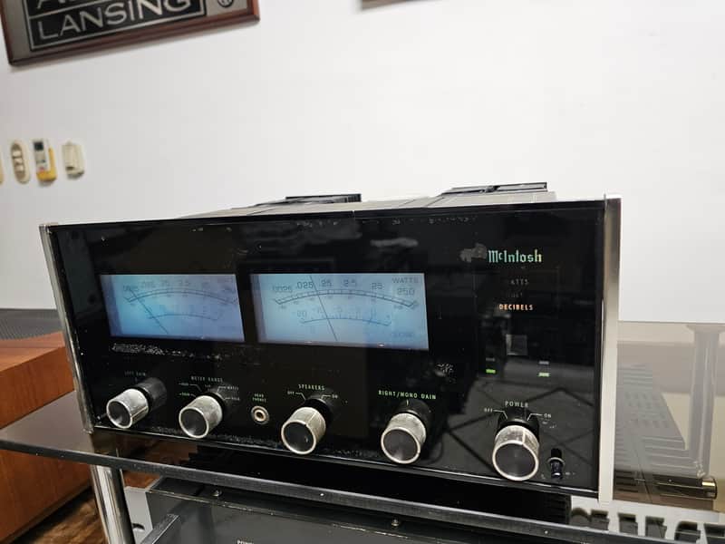 McIntosh Mc-2255 Power Amplifier Vintage 250W Excellent Working Serviced