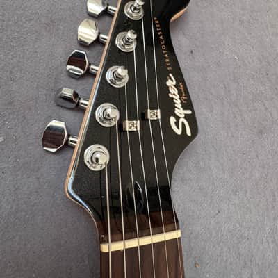 Squier Contemporary Stratocaster HSS with Laurel Fretboard 2018 - Black Metallic image 5