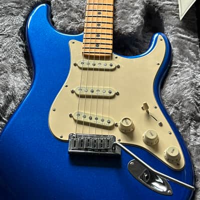 2019 Fender American Ultra Stratocaster Cobra Blue Excellent & Complete image 3