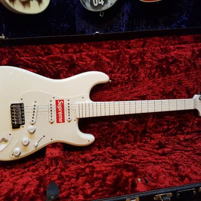 Fender Supreme Stratocaster Limited Edition Rare Collectible White Strat image 5