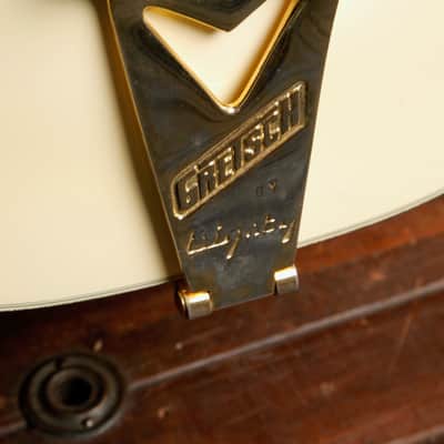 Gretsch G6136T-LTV White Falcon Hollowbody Electric Guitar 2010 Pre-Owned image 9