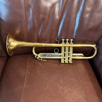 York National Bb trumpet (1955) SN 197094 (Model 105) image 4