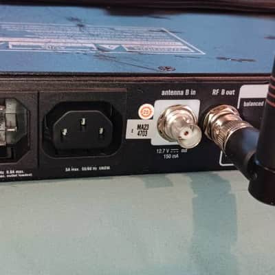 Shure UR4S+ with Beta87C Handheld U.S. Legal Frequency and works great! image 8