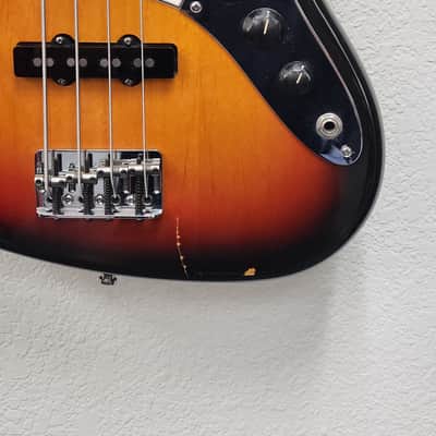Fender American Standard Jazz Bass with Rosewood Fretboard 1998 - 2000 - 3-Color Sunburst image 3