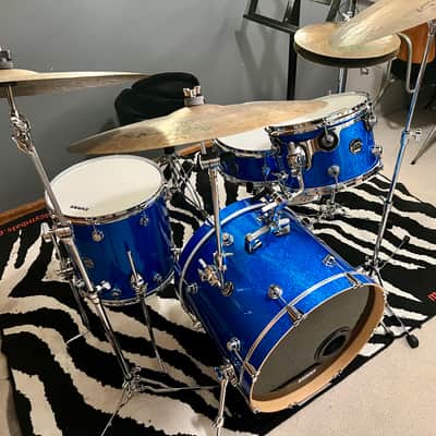 DW Performance Series Drum Set - Blue Sparkle image 3