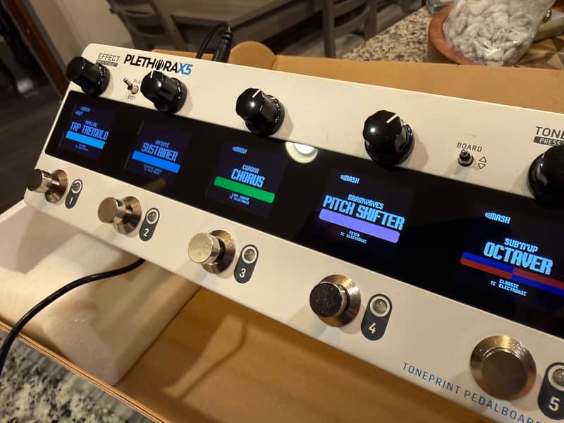 TC Electronic Plethora X5 TonePrint Multi-Effects Pedalboard