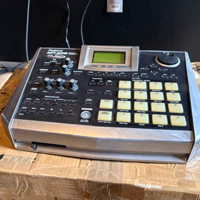 Roland SP-606 Sampler with original BOX image 3