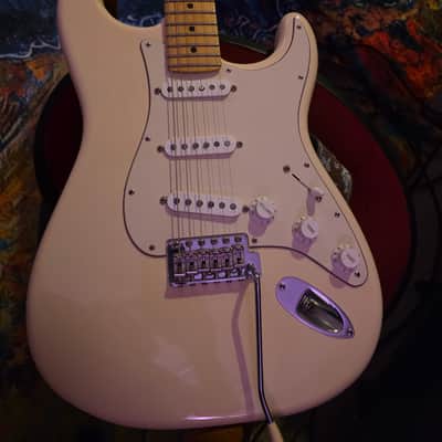 Fender American Special Stratocaster with Maple Fretboard 2015 - 2018 - Olympic White image 5