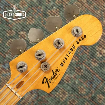 1977 Fender Mustang Bass, made in USA, sunburst, with original hard case image 11