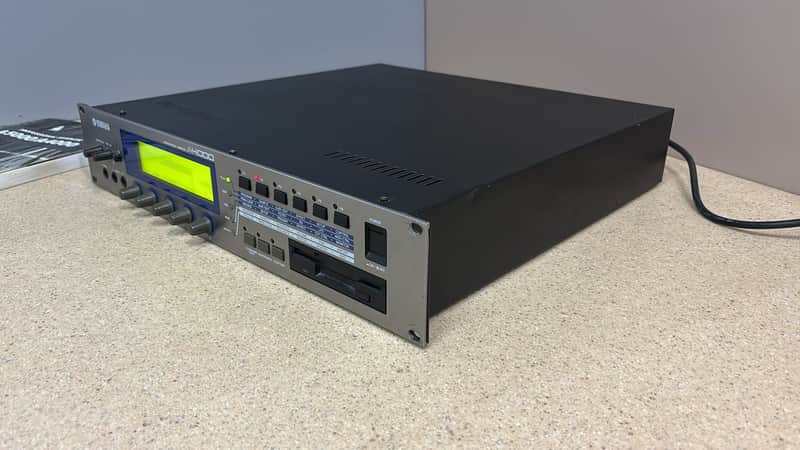Yamaha A4000 Professional Rack Sampler Silver – Classic 16-Bit