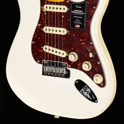 Fender American Professional II Stratocaster Maple Fingerboard Olympic White (732) image 1