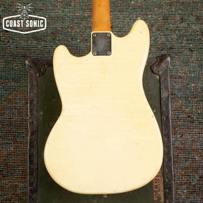 Vintage 1967 Fender Mustang with original case image 8