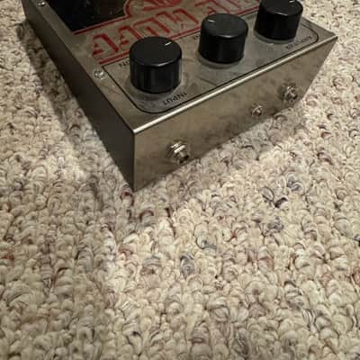 Electro-Harmonix Big Muff Pi 2000 - Present - Silver / Black / Red image 3