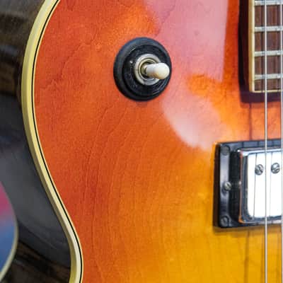 1975 Gibson ES-175D cherry sunburst image 8