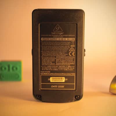 Behringer UV300 Ultra Vibrato Pedal 2010s - Standard image 3