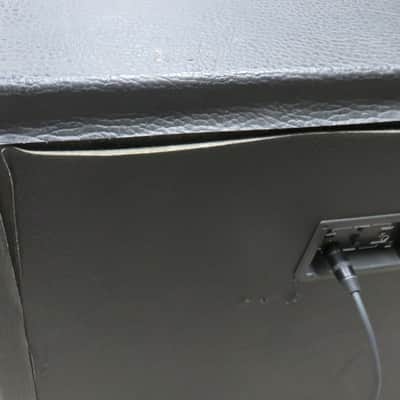 Behringer Ultrastack BG412H 4x12” Angled Guitar Speaker Cabinet image 11