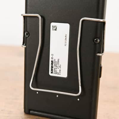 Immagine Shure UR1 Wireless Bodypack Transmitter - G1 Band: 470-530 MHz CG015BR - 8