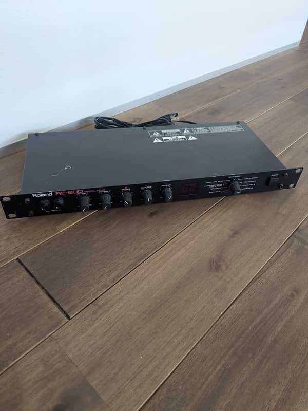 Roland RE-800 /  vintage Digital Echo  delay reverb  / 1U Rack Effects  RE 800 image 1