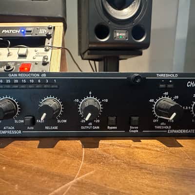 MINT - dbx 266XL Stereo Compressor / Limiter image 2