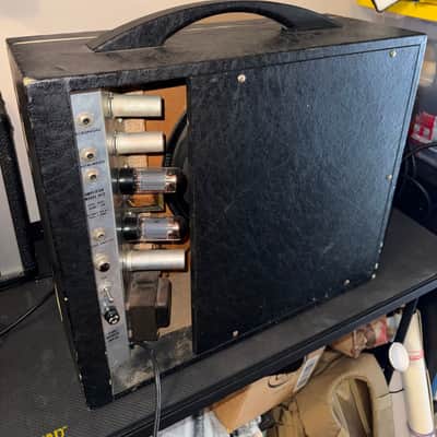 Silvertone Model 1472 10-Watt 1x12 Guitar Combo Amplifier image 10