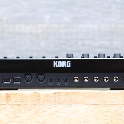 Korg Drumlogue Hybrid Drum Machine 11 Voices 128 Drum Kits Dynamic Sequencer image 6