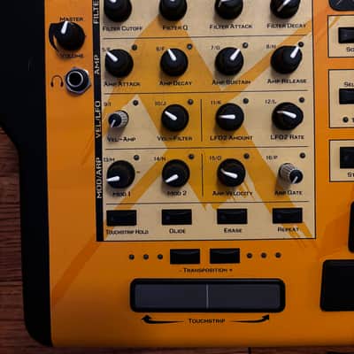 E-MU Systems XL-7 Command Station 128-Voice Synthesizer 2001 - Yellow / Black image 3