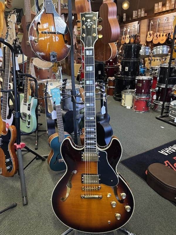Yamaha SA2200 Semi-Hollowbody Electric Guitar w/ Case image 1