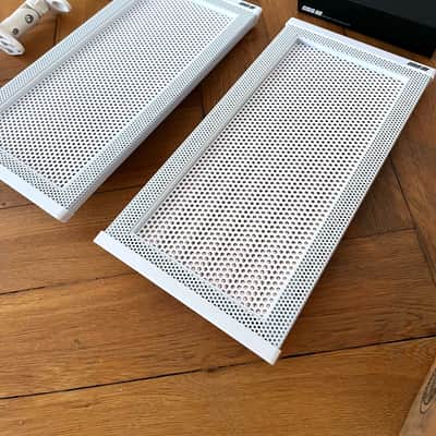 HyperSound HSS 3000 – hyper directional sound speaker set, with amp image 2