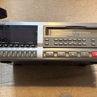 Alesis ADAT 16-Bit 8-Track Digital Audio Recorder 1991 - 1995 - Black image 1