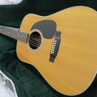 MARTIN Acoustic Guitar D-28